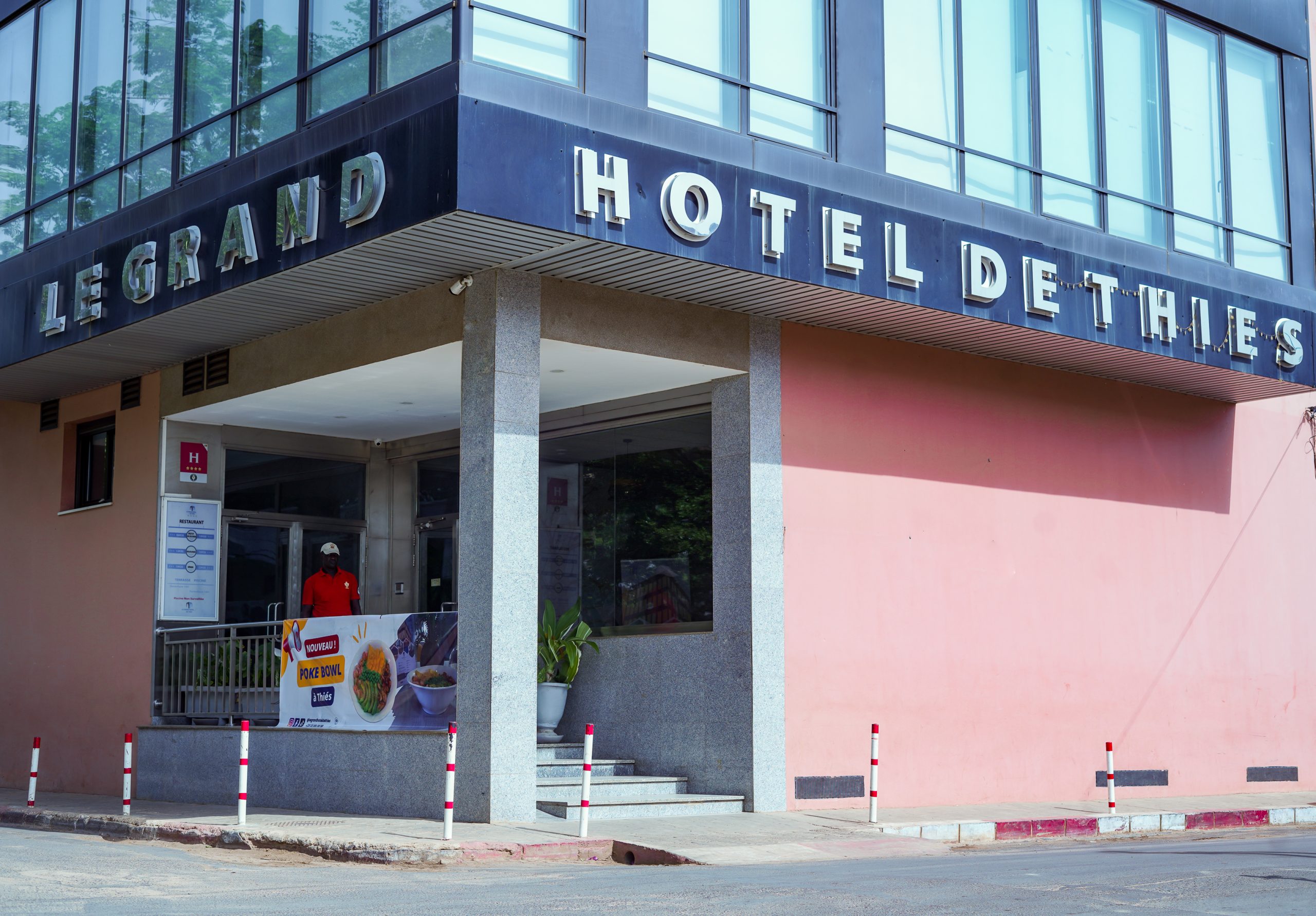 Devanture Le Grand Hôtel de Thiès, Sénégal